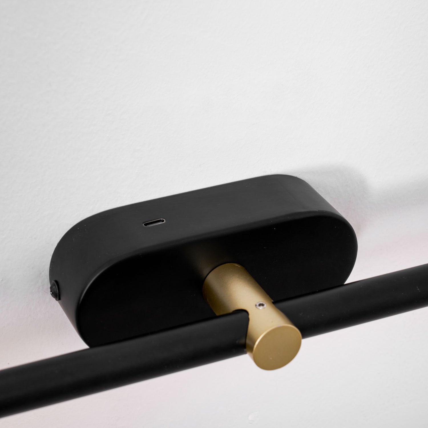 Briolen Linear Wall Light