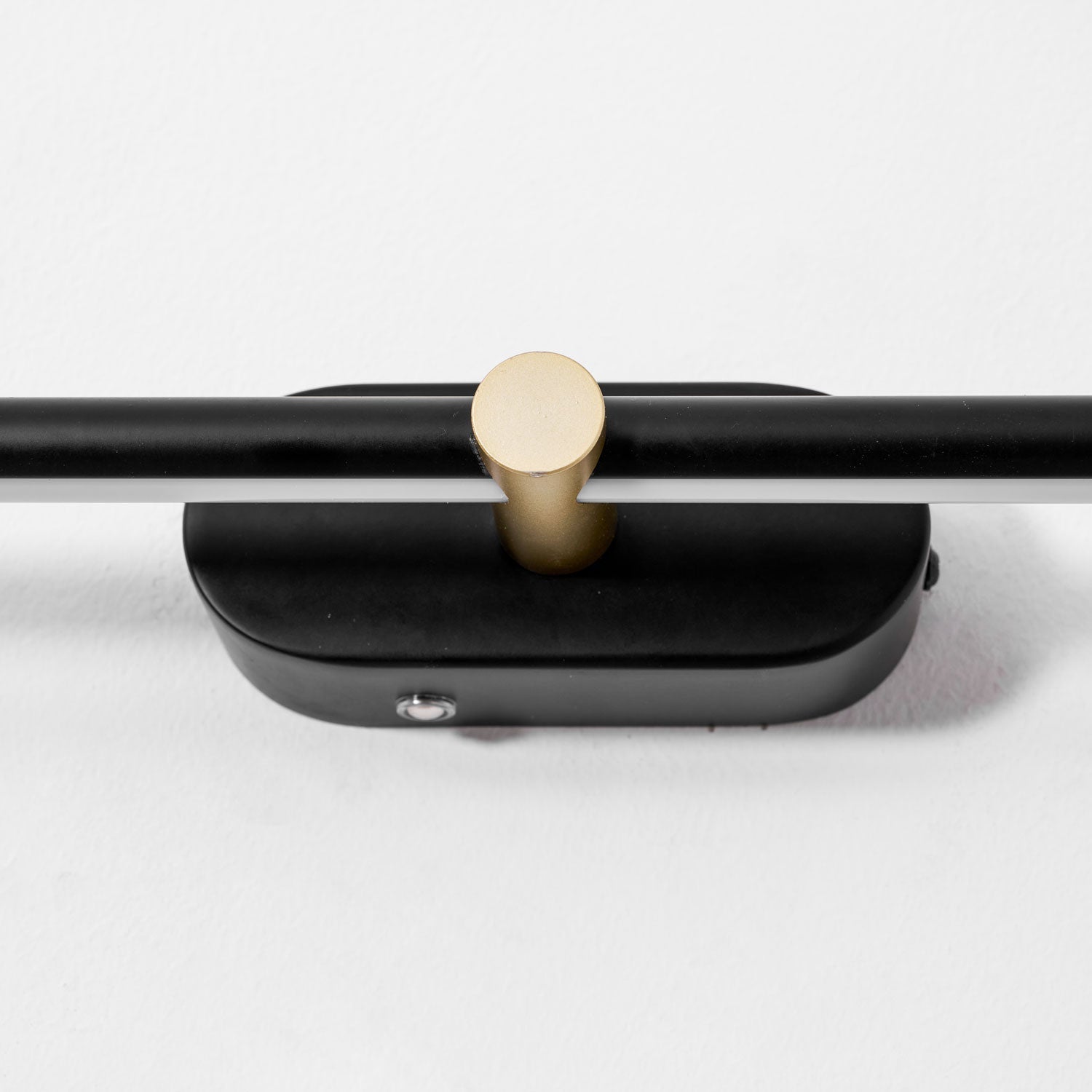 Briolen Linear Wall Light