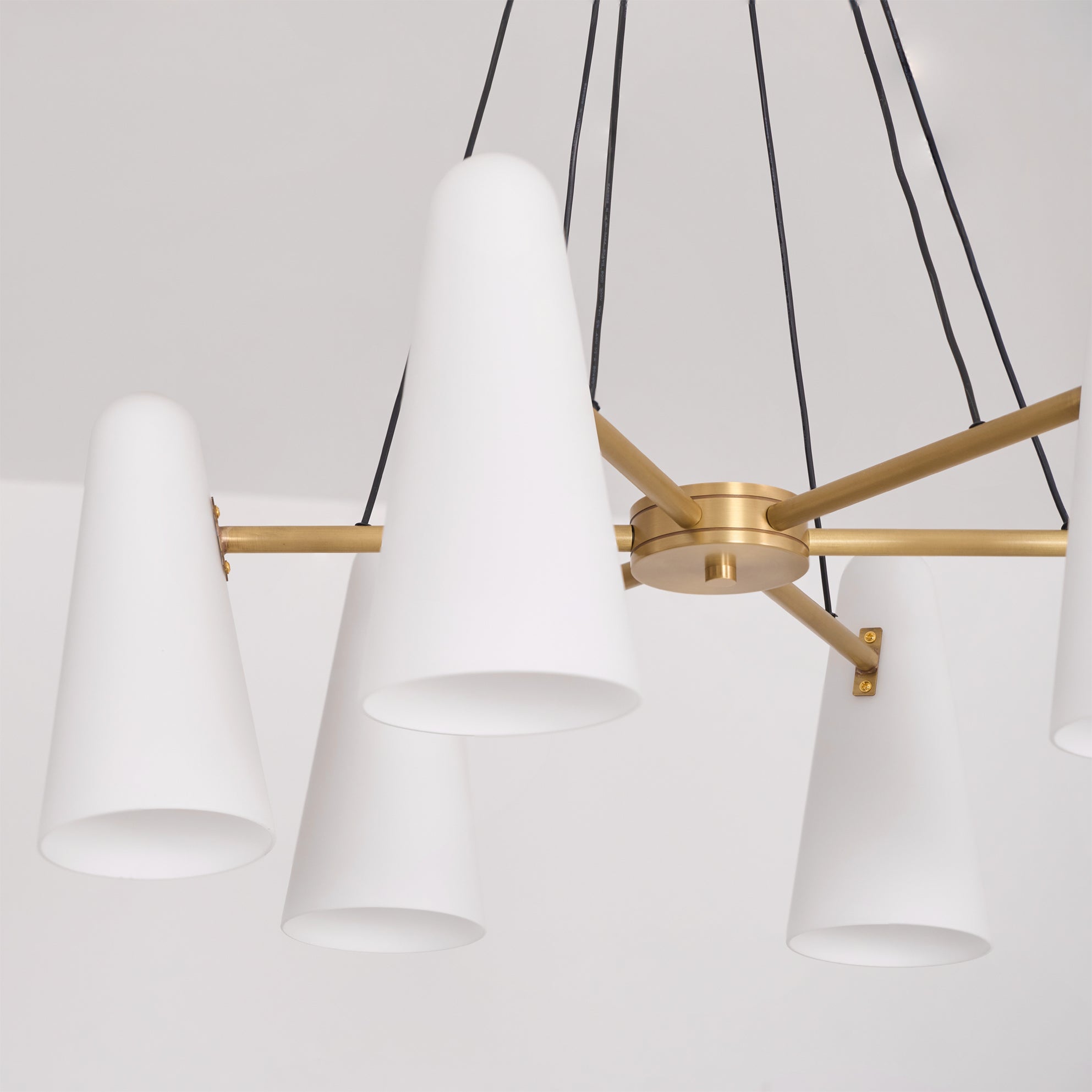 Iyuva Classic Chandelier