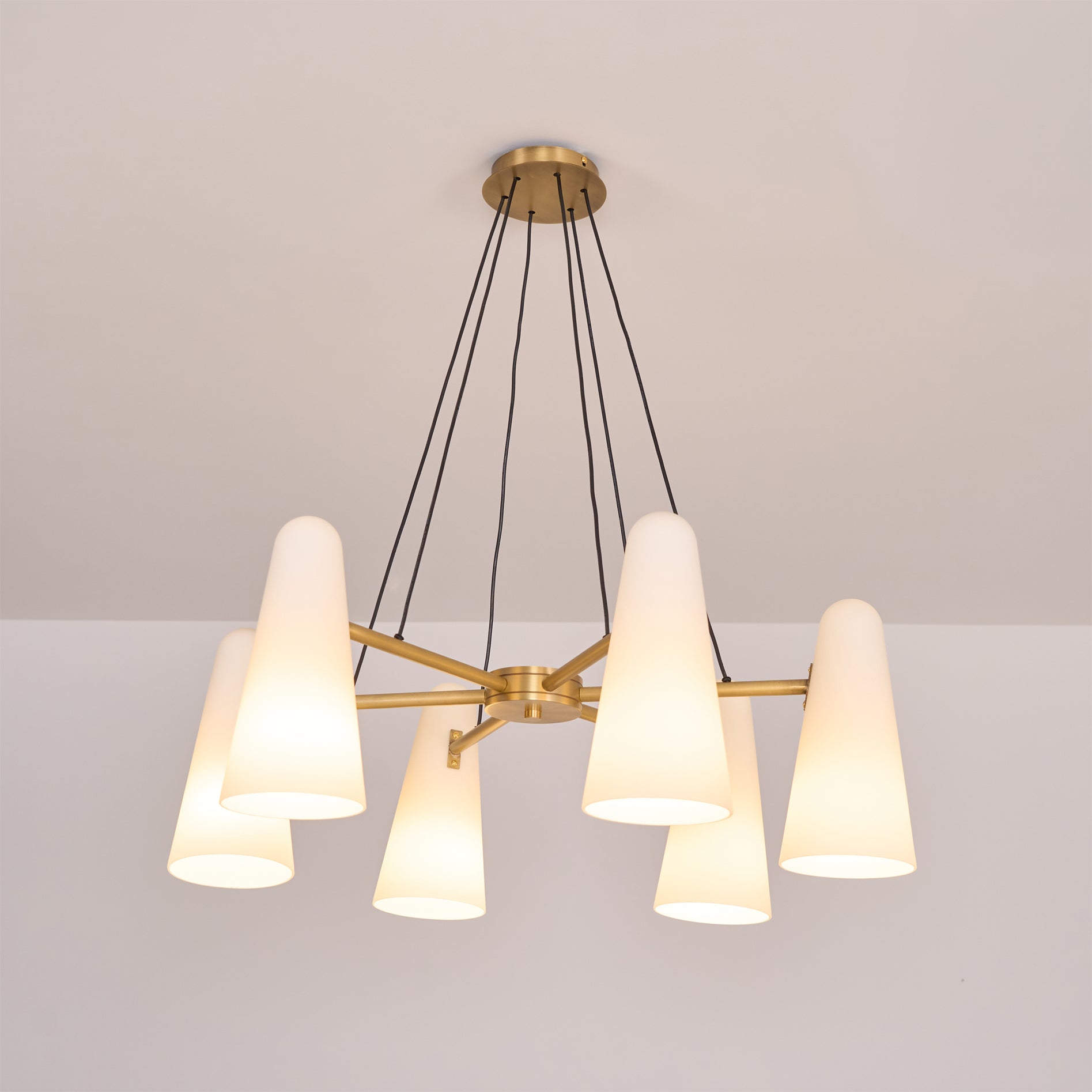 Iyuva Classic Chandelier