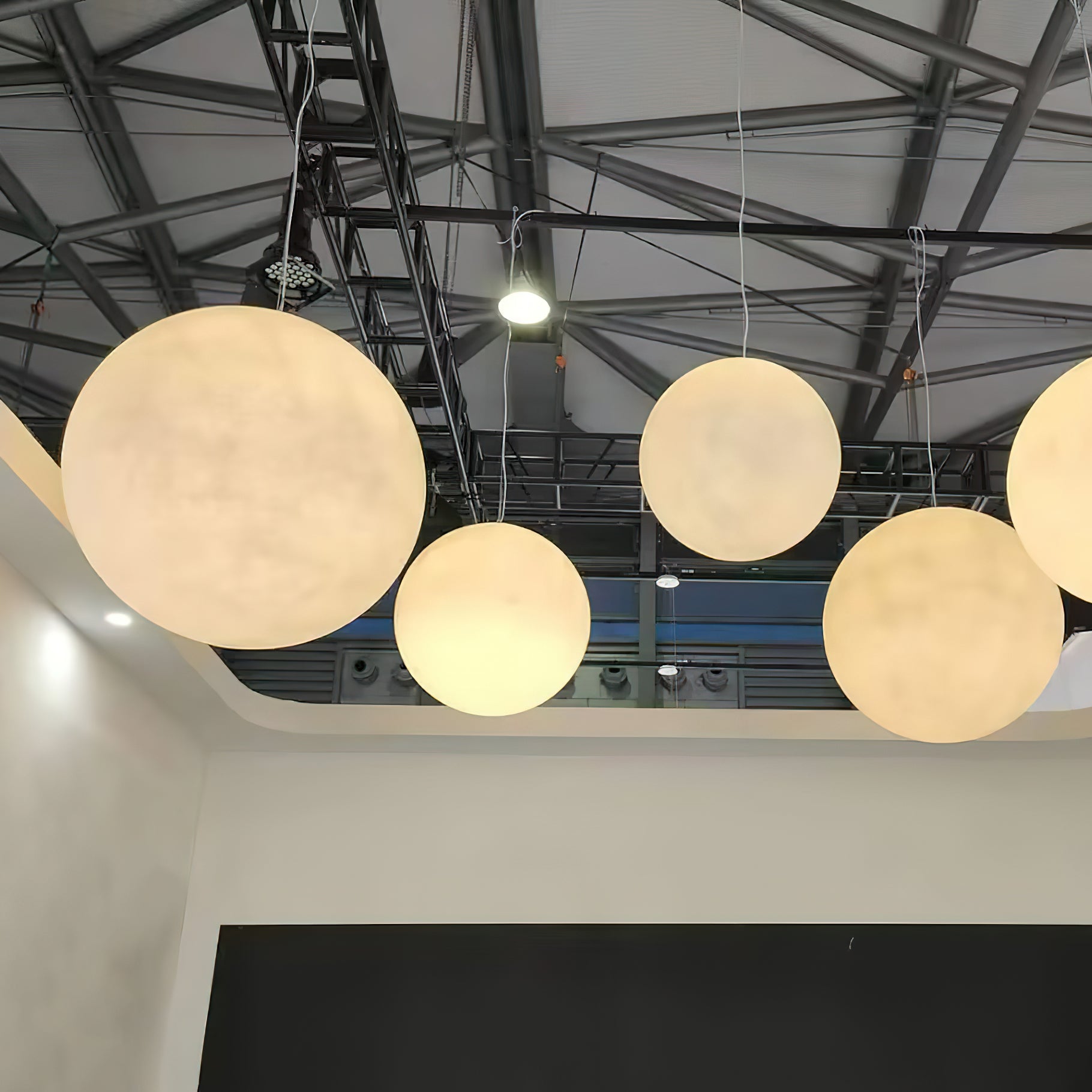 Camu Globe Pendant Light