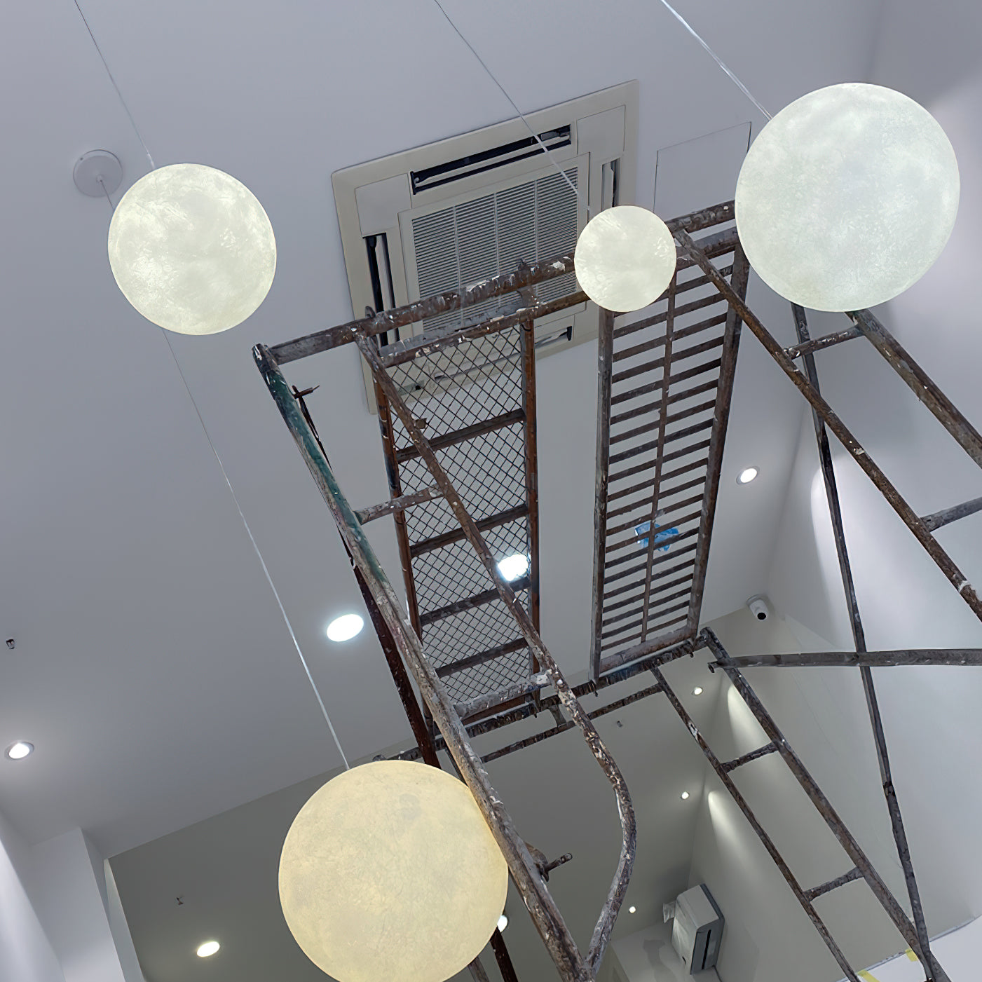 Camu Globe Pendant Light
