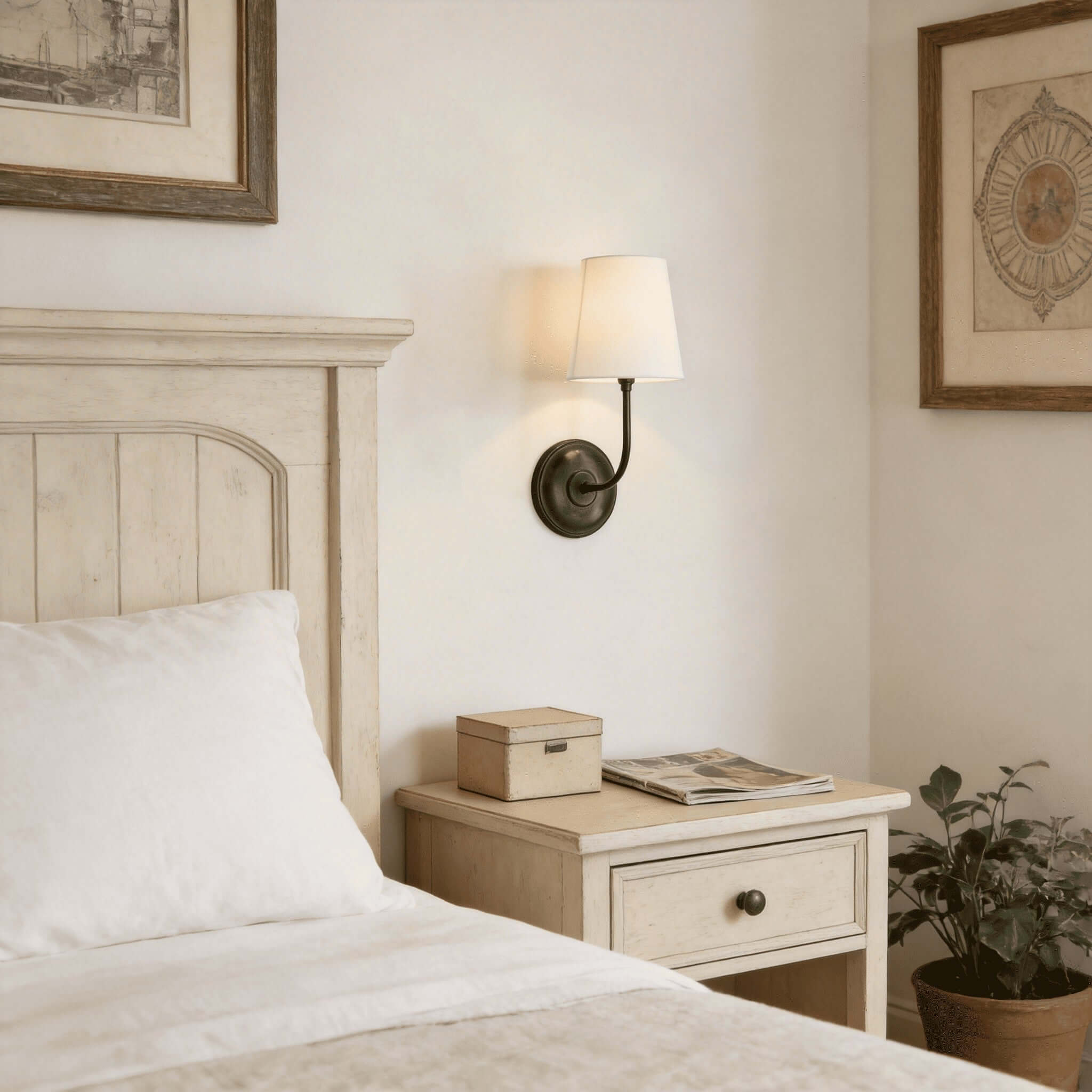 Reefva Wall Light