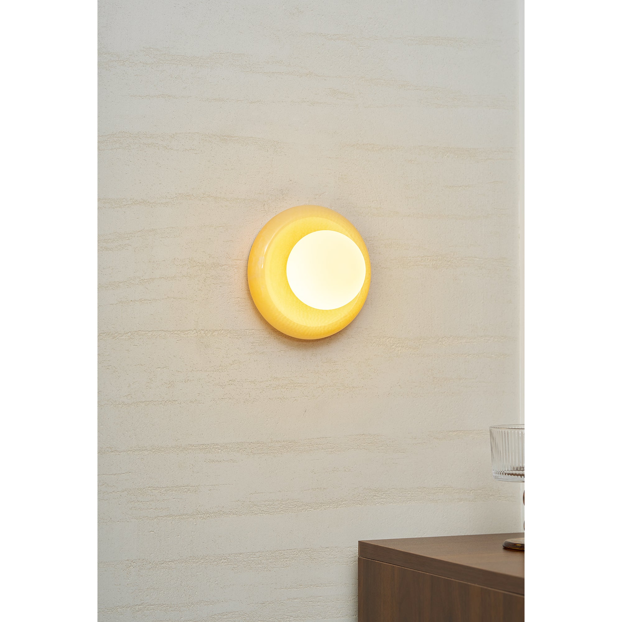 Wyno Wall Light