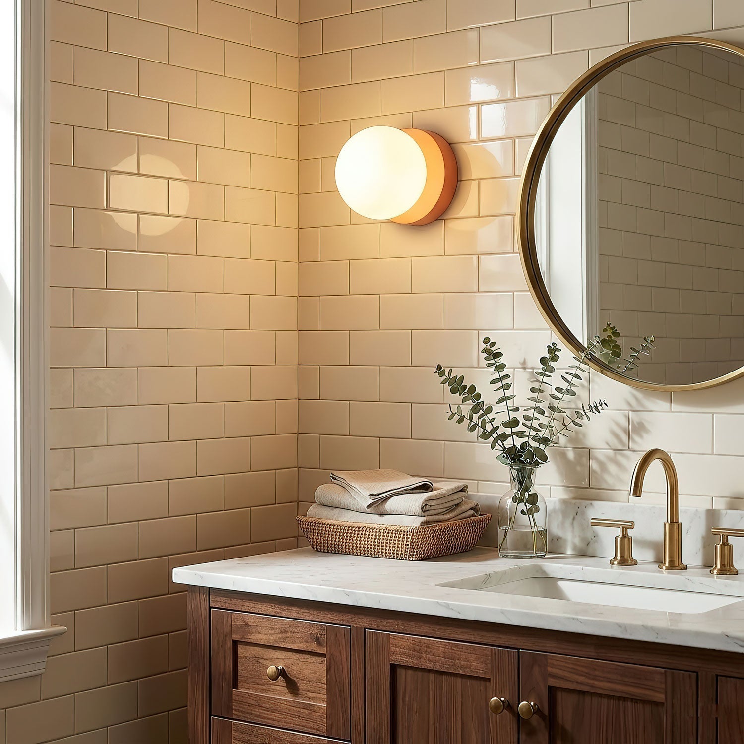 Kaile Globe Wall Light