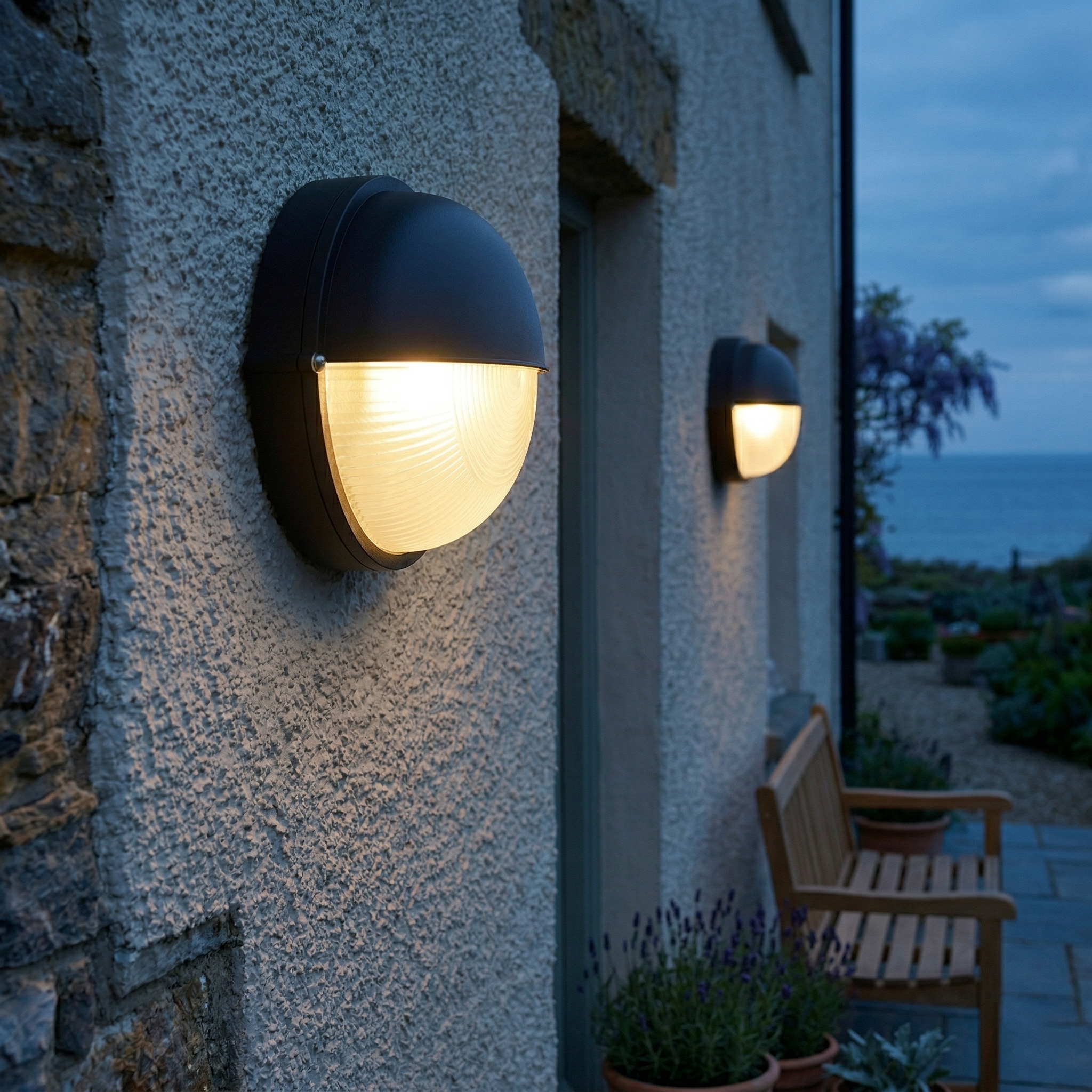 Riova Outdoor Wall Light