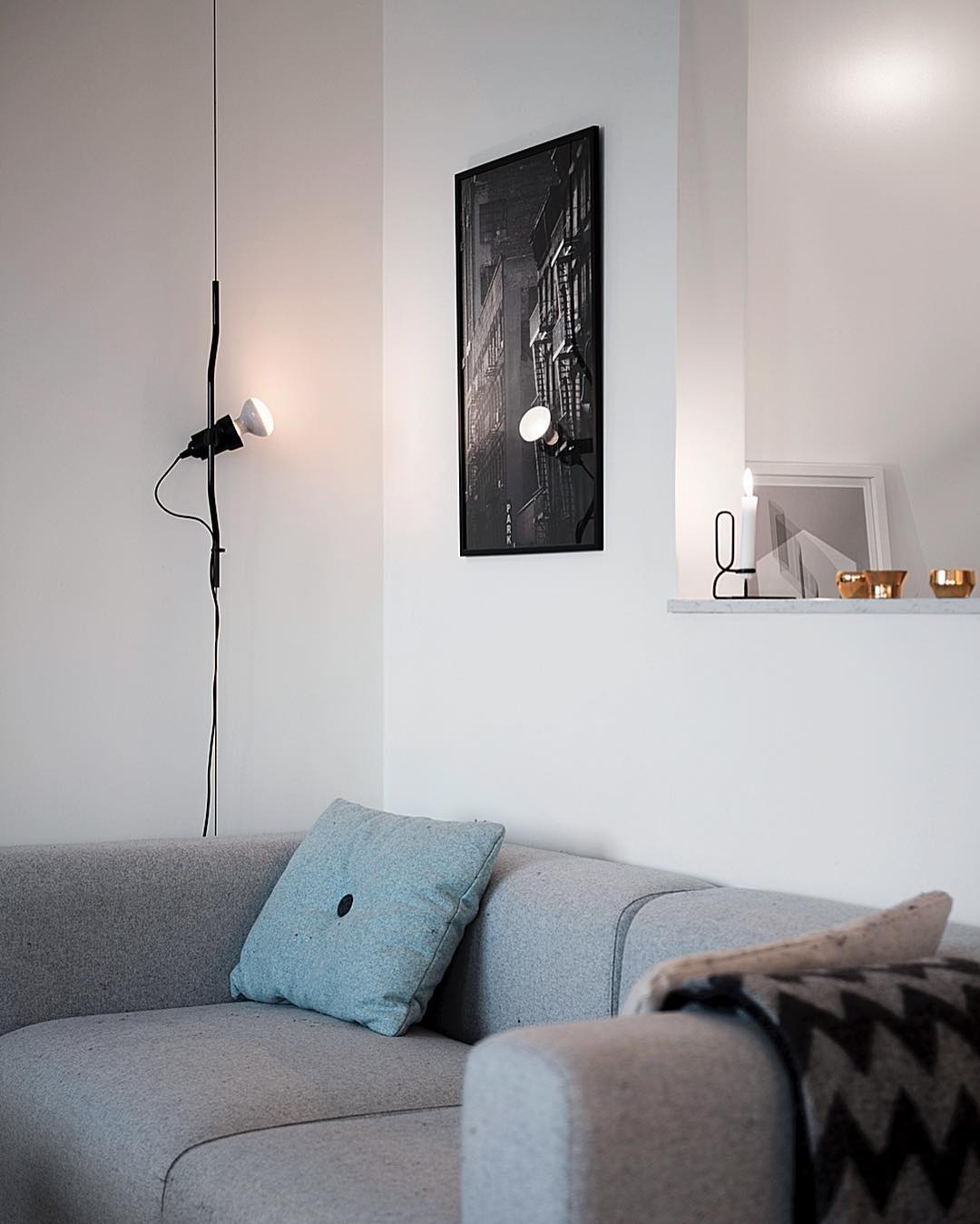 Elomiden Floor to Ceiling Lamp