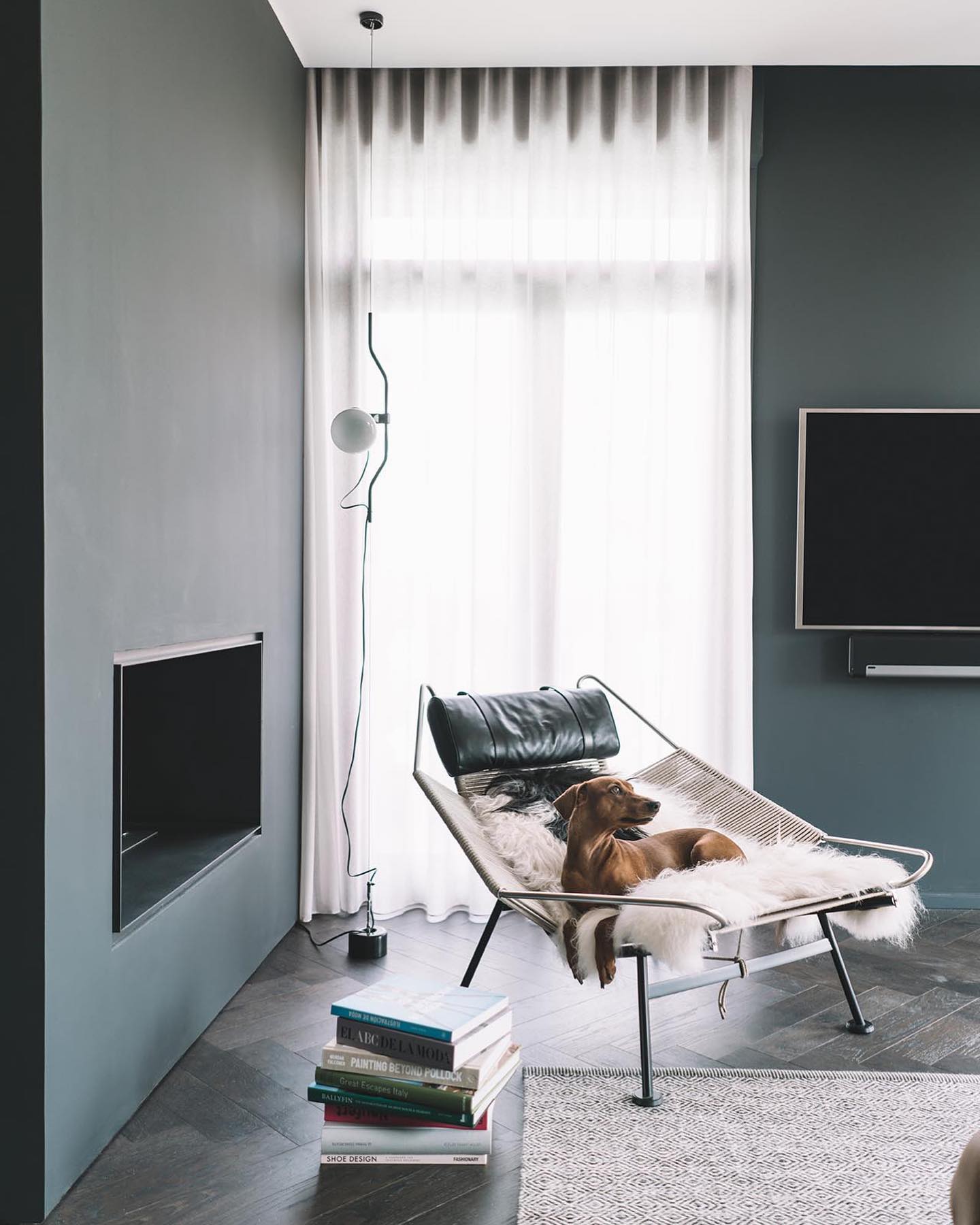 Elomiden Floor to Ceiling Lamp