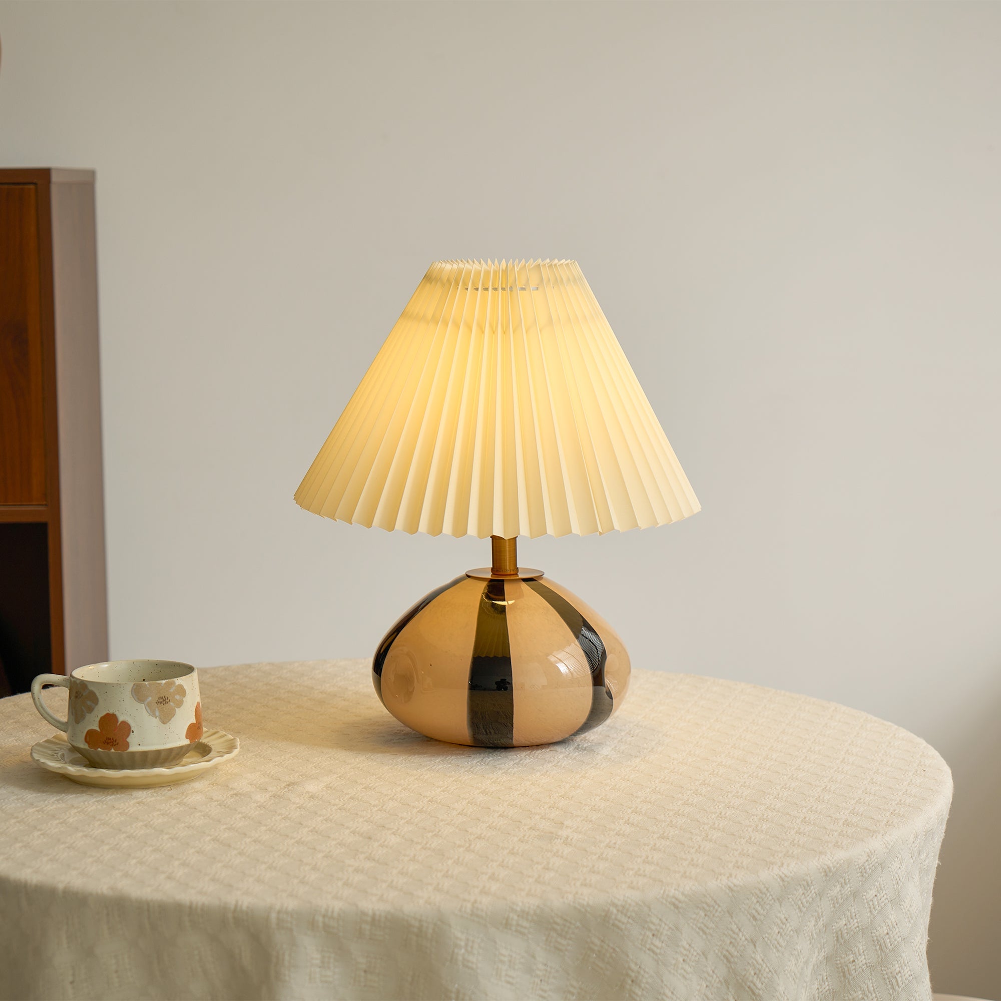 Orilo Pleated Table Lamp