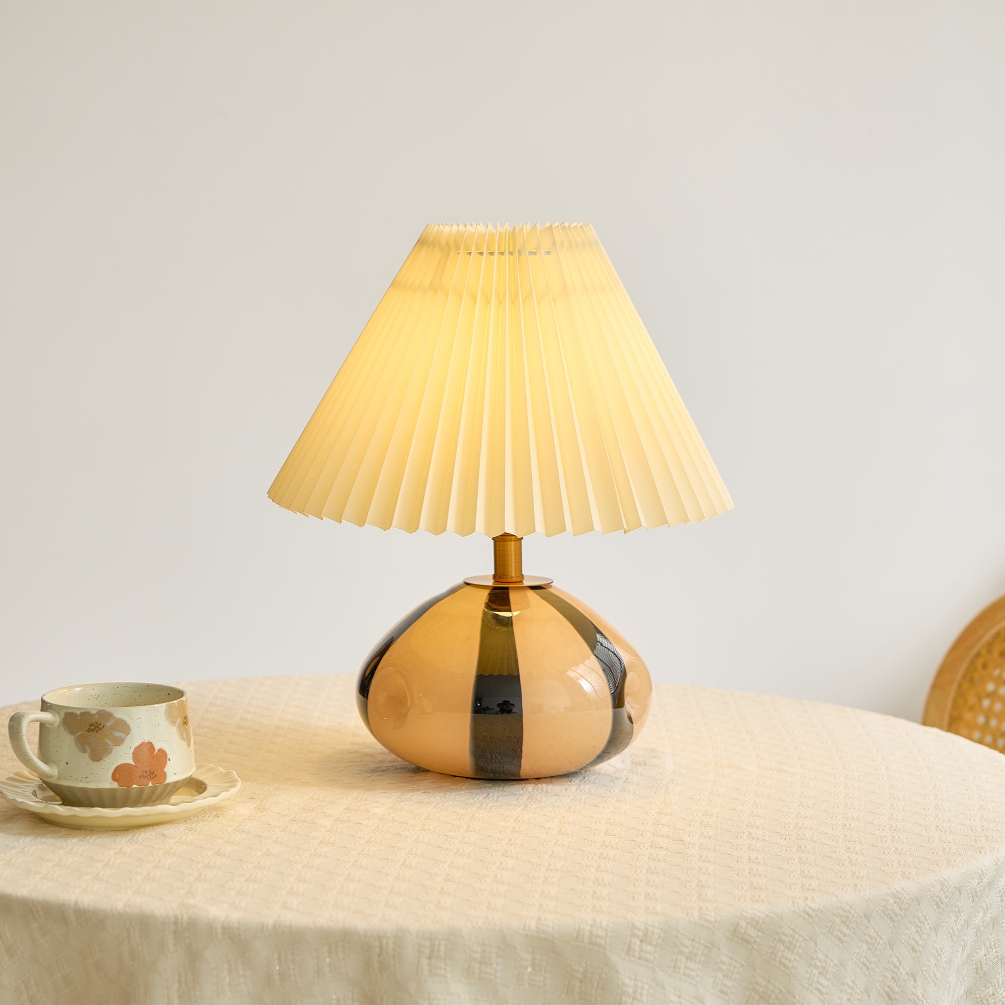 Orilo Pleated Table Lamp
