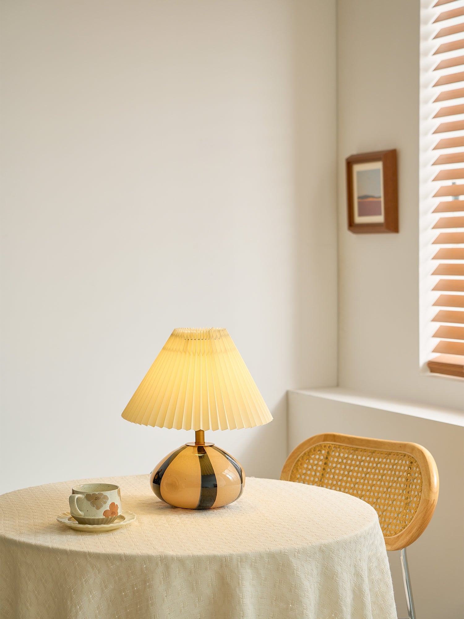 Orilo Pleated Table Lamp