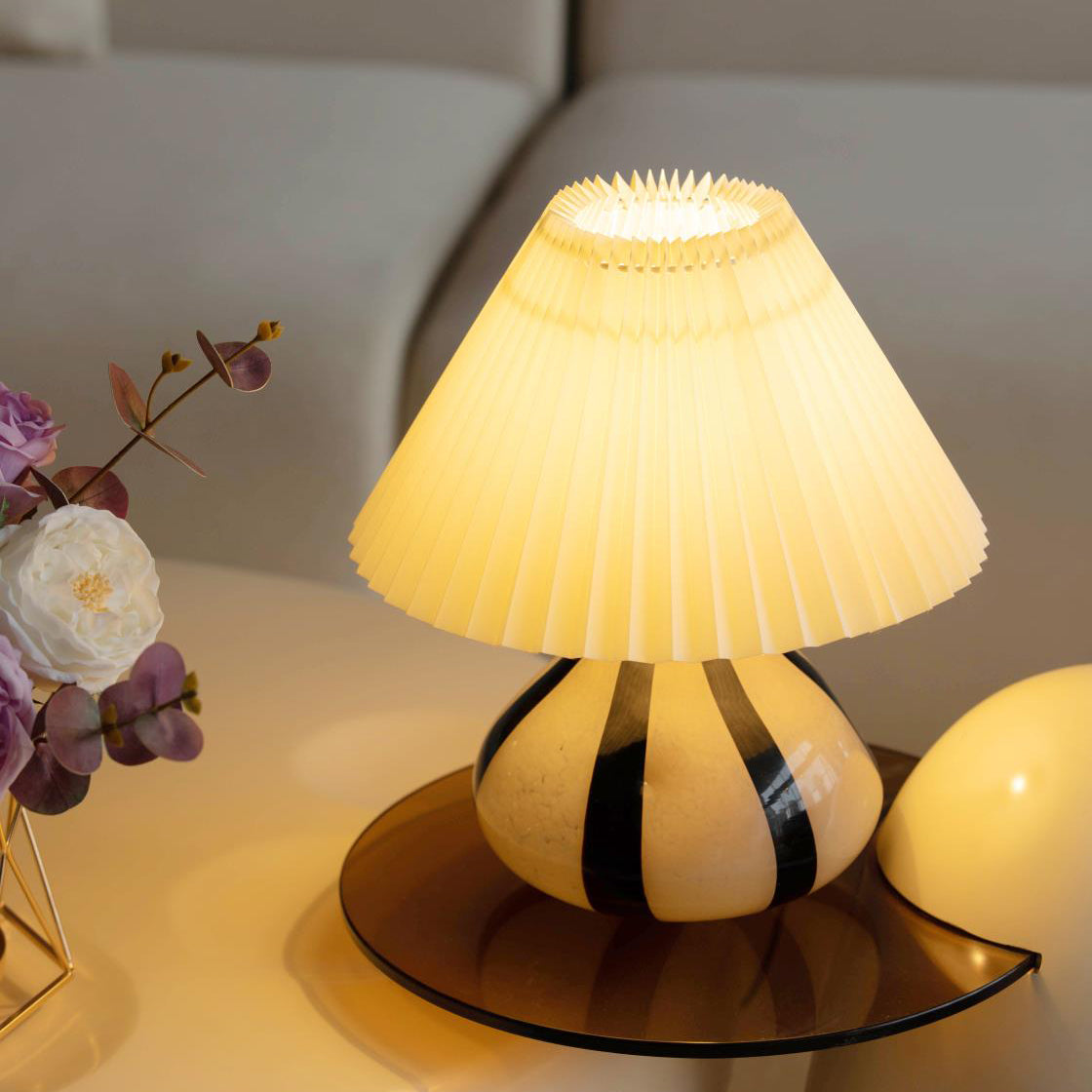 Orilo Pleated Table Lamp