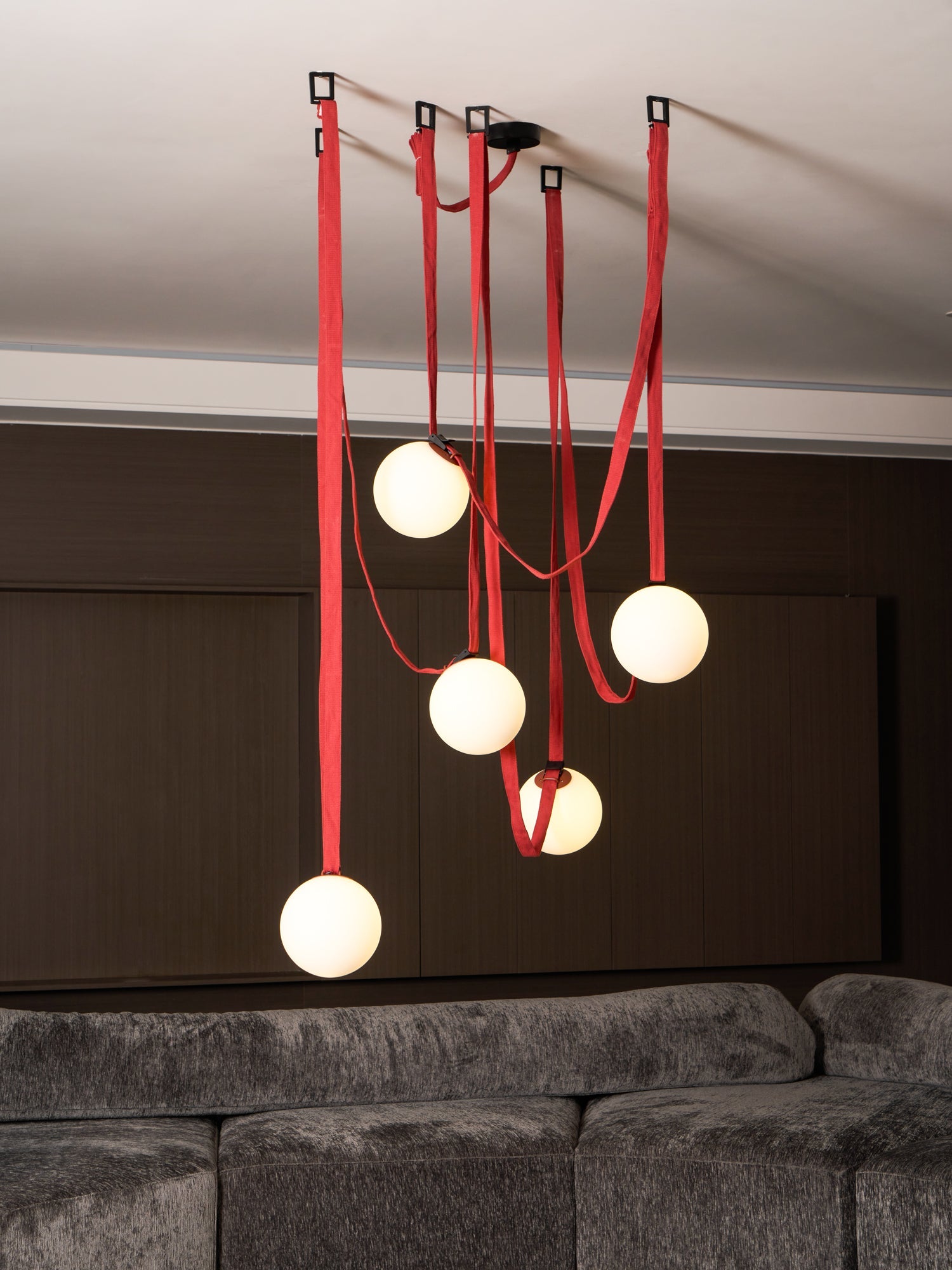 Neroiell Globe Pendant Light