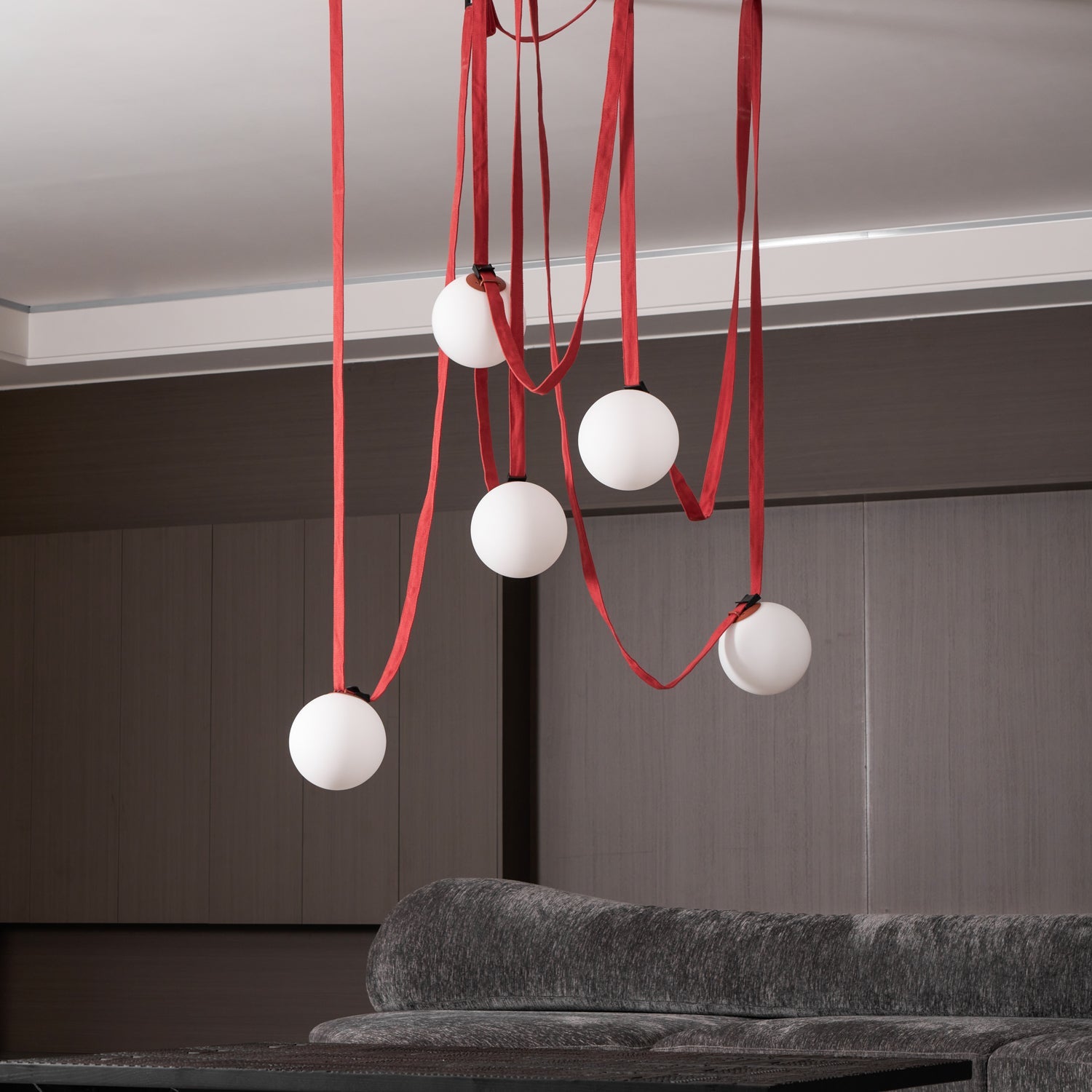 Neroiell Globe Pendant Light