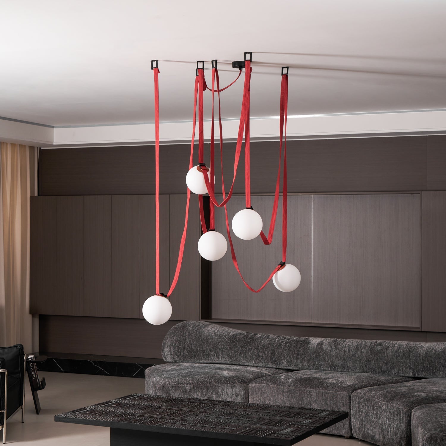 Neroiell Globe Pendant Light