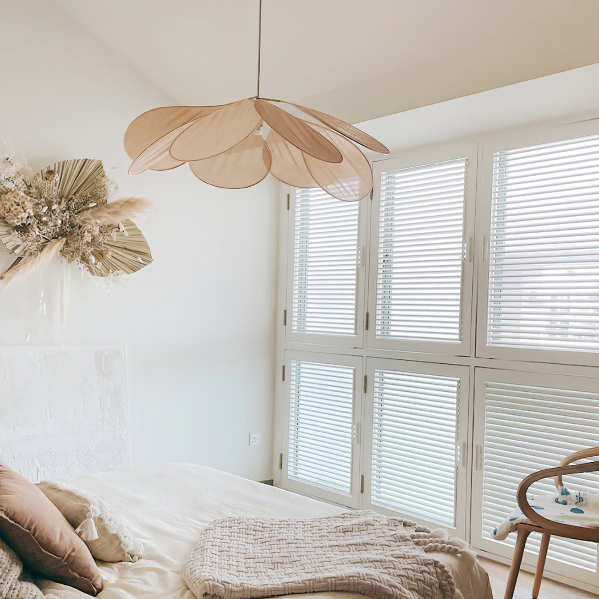 Foxli Petal Pendant Light