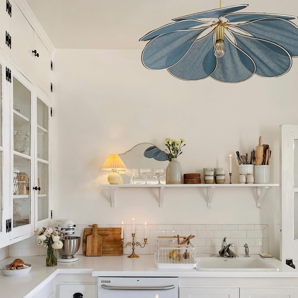 Foxli Petal Pendant Light