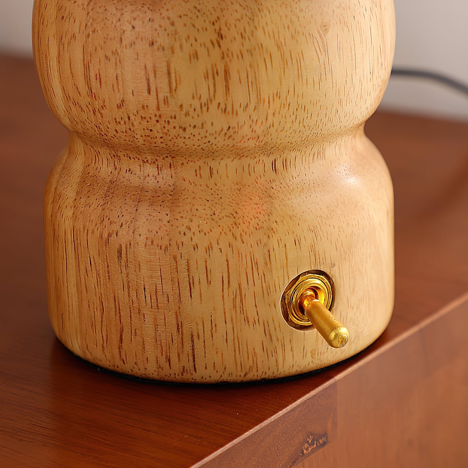 Zeltonon Modern Table Lamp