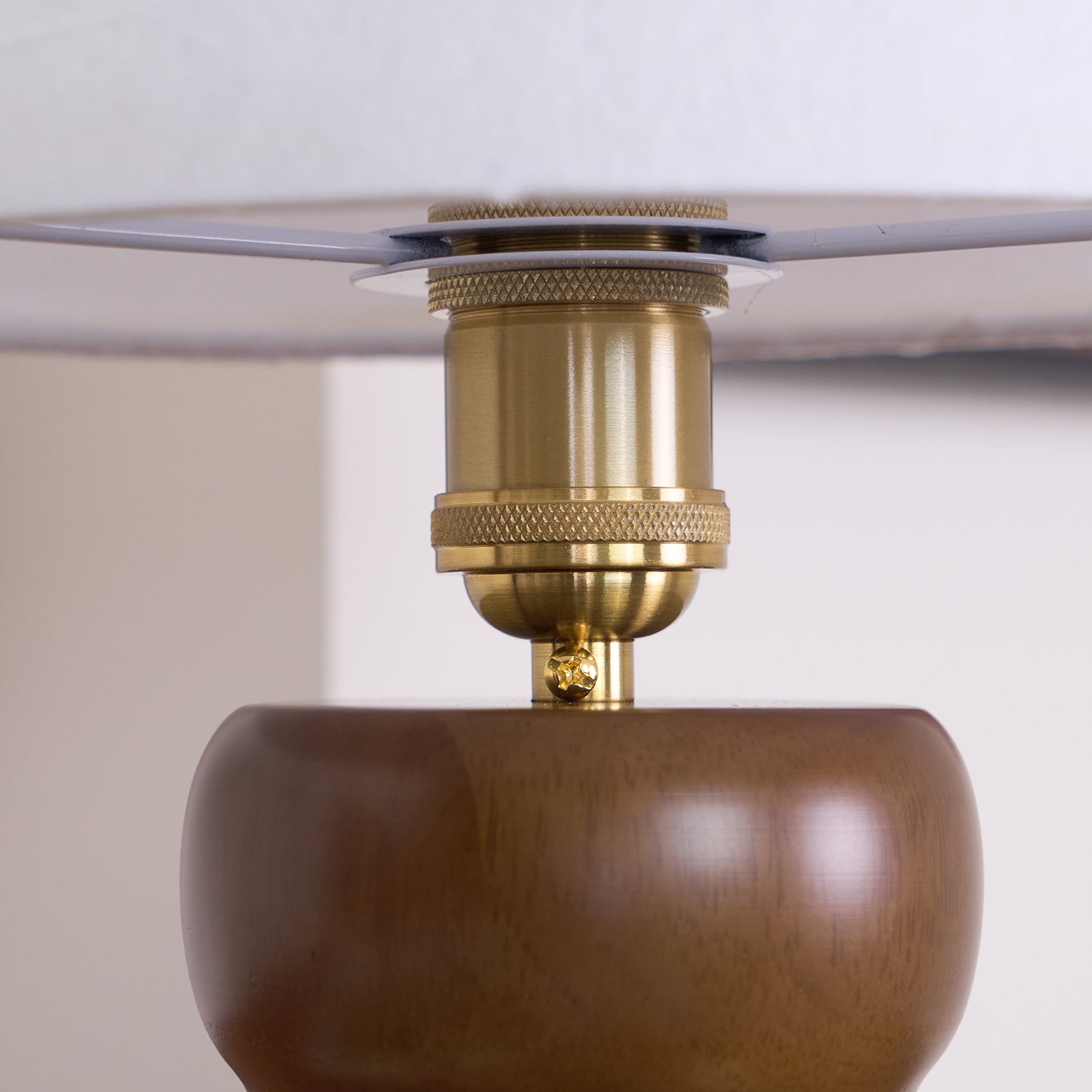Zeltonon Modern Table Lamp