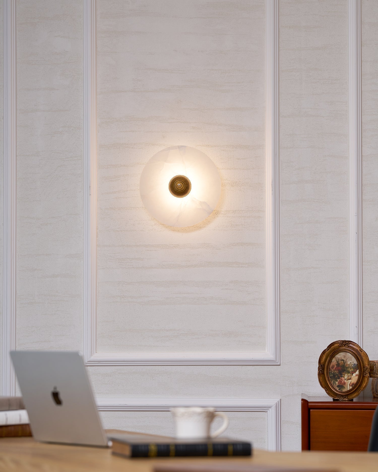 Jorliey Round Wall Light