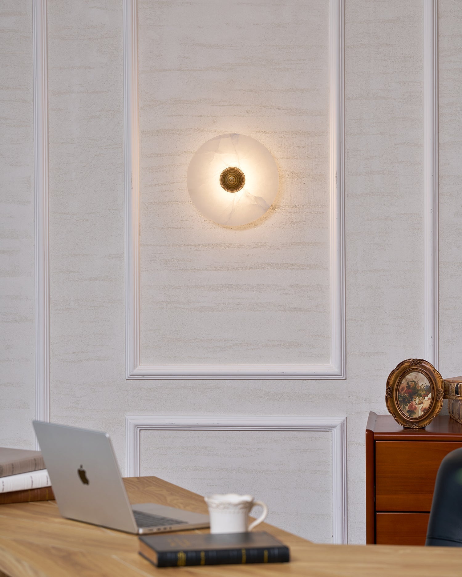 Jorliey Round Wall Light
