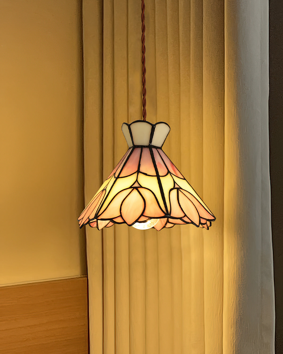 Lecoaris Tiffany Pendant Light