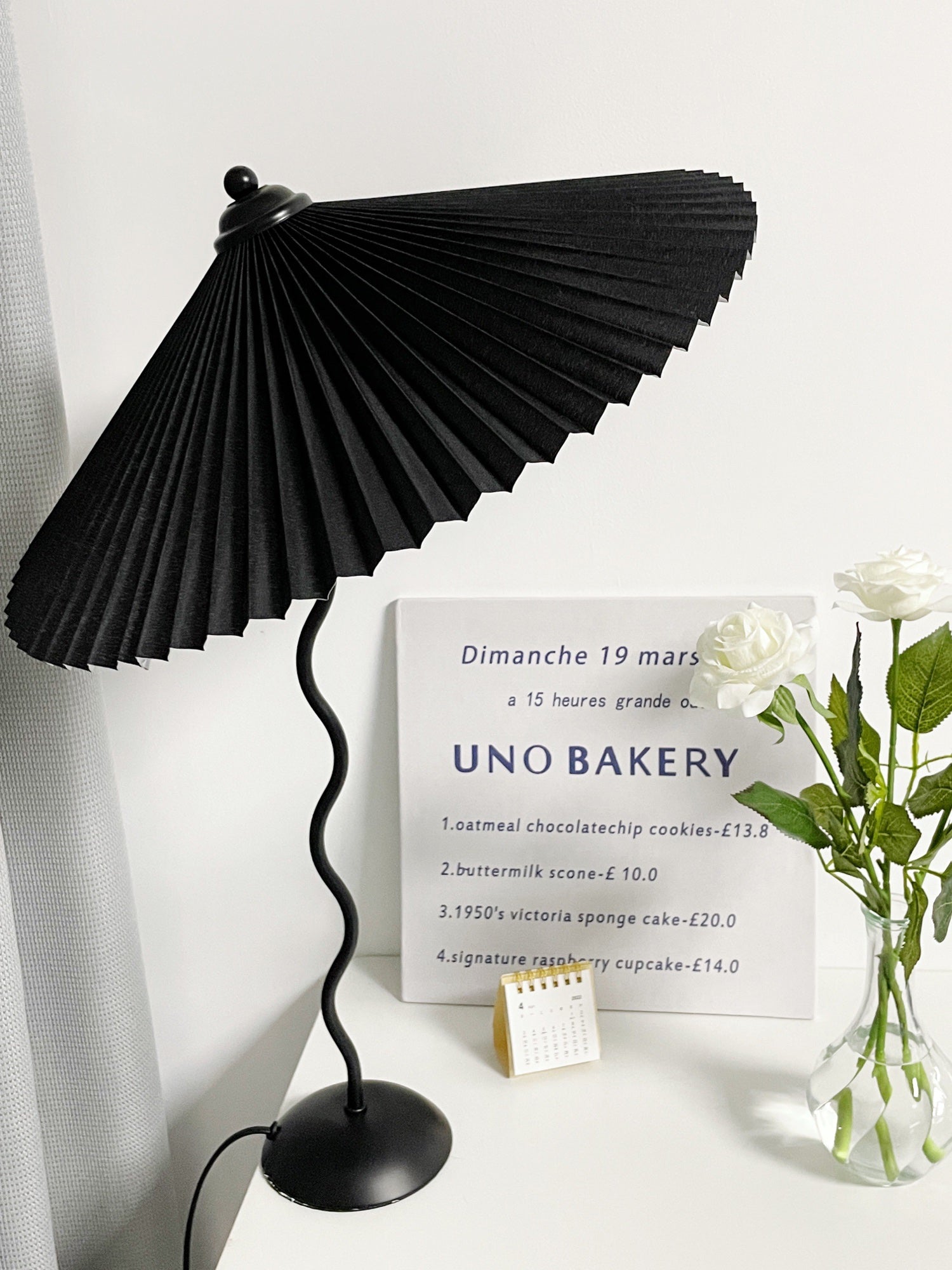 Rion Wavy Table Lamp