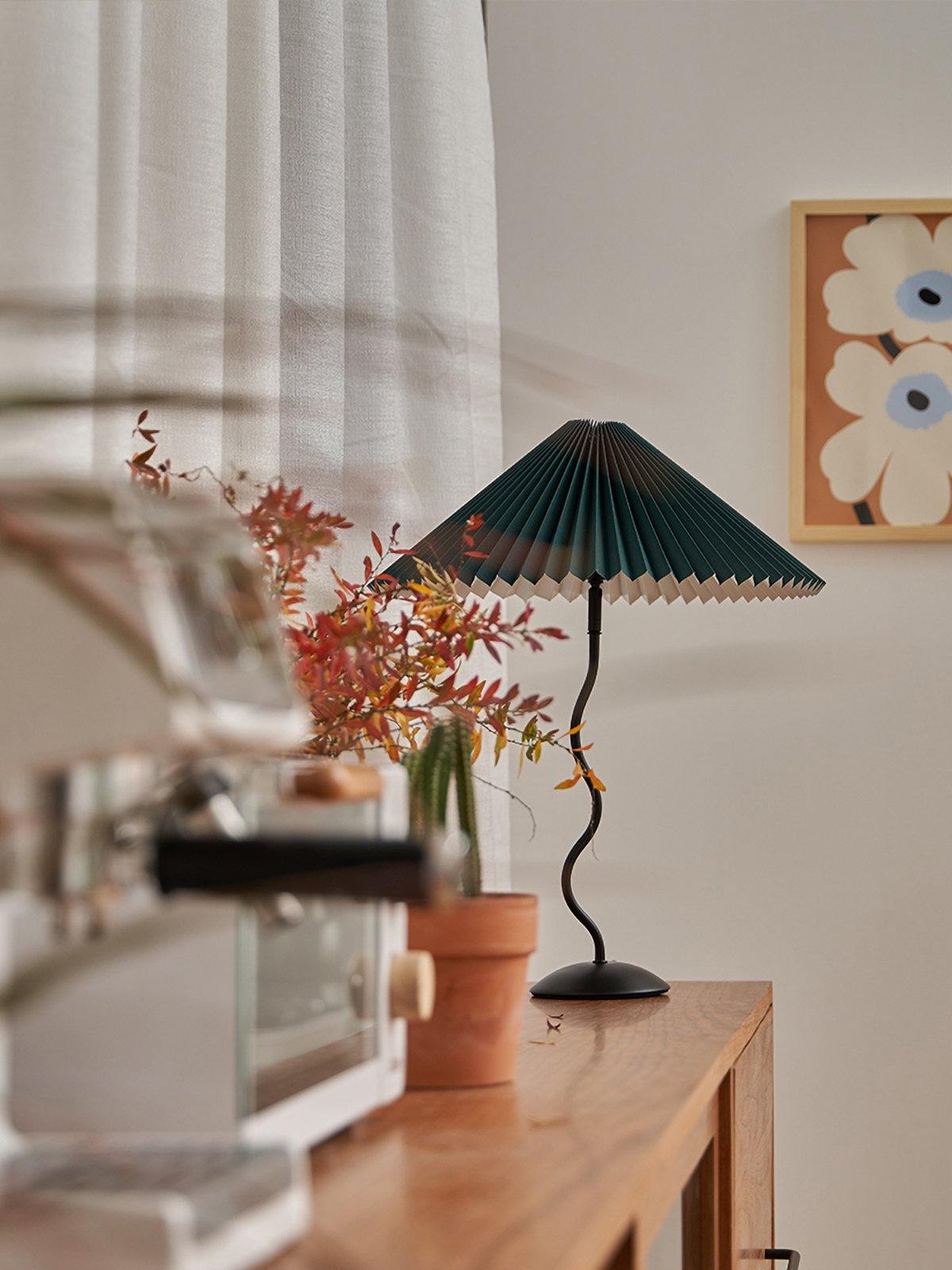 Rion Wavy Table Lamp