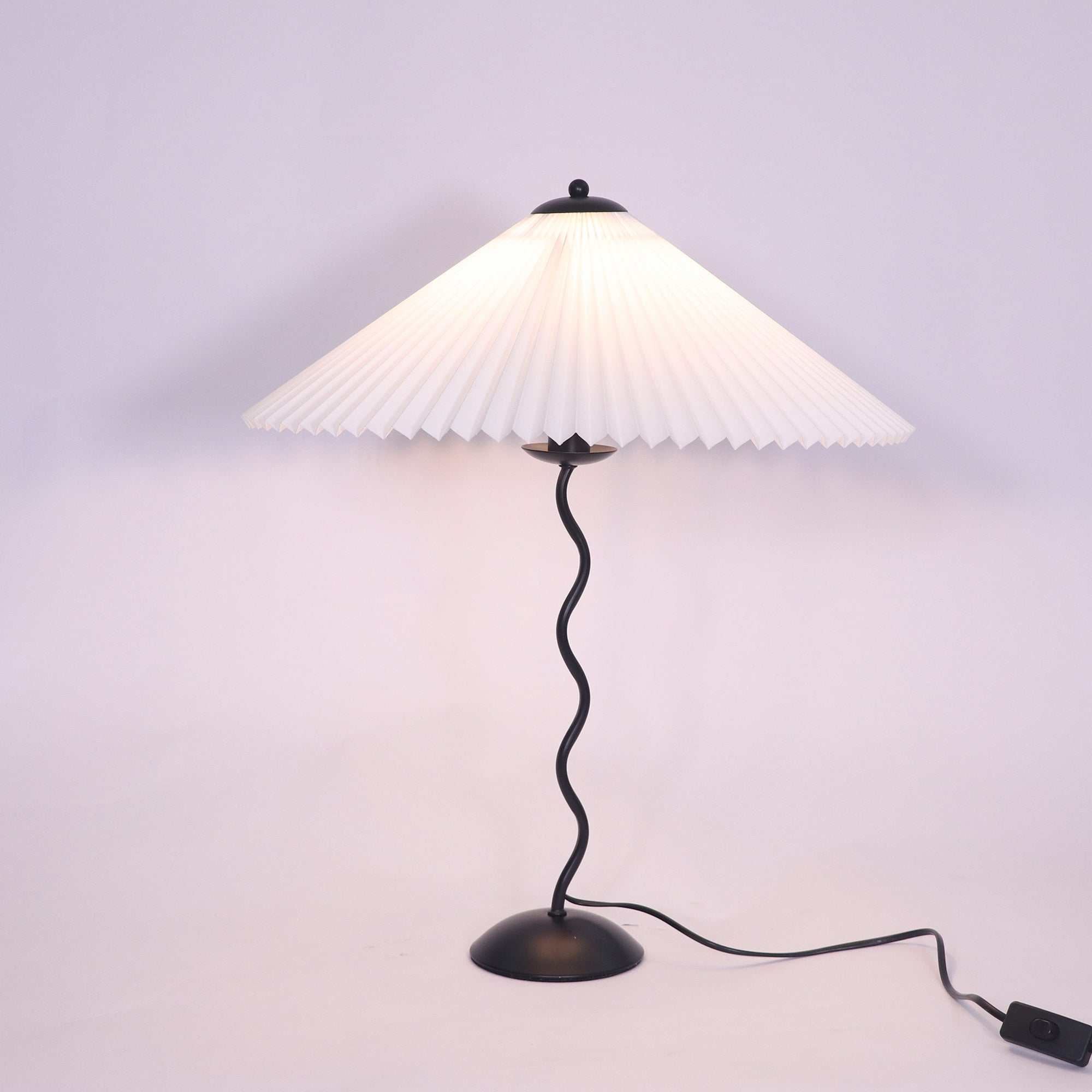 Rion Wavy Table Lamp