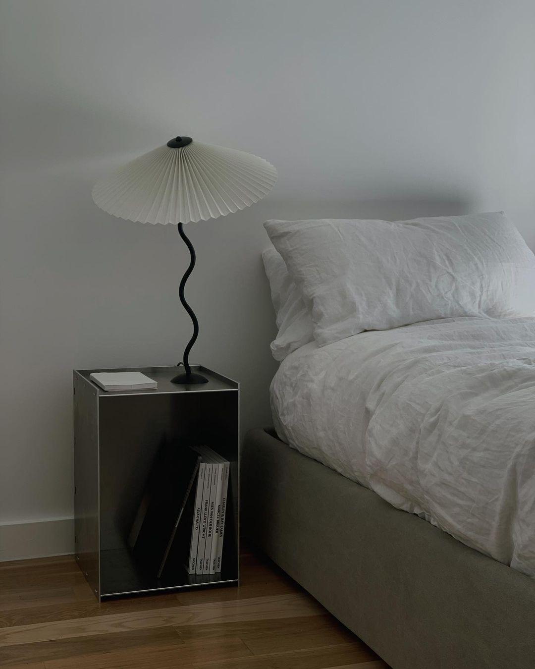 Rion Wavy Table Lamp