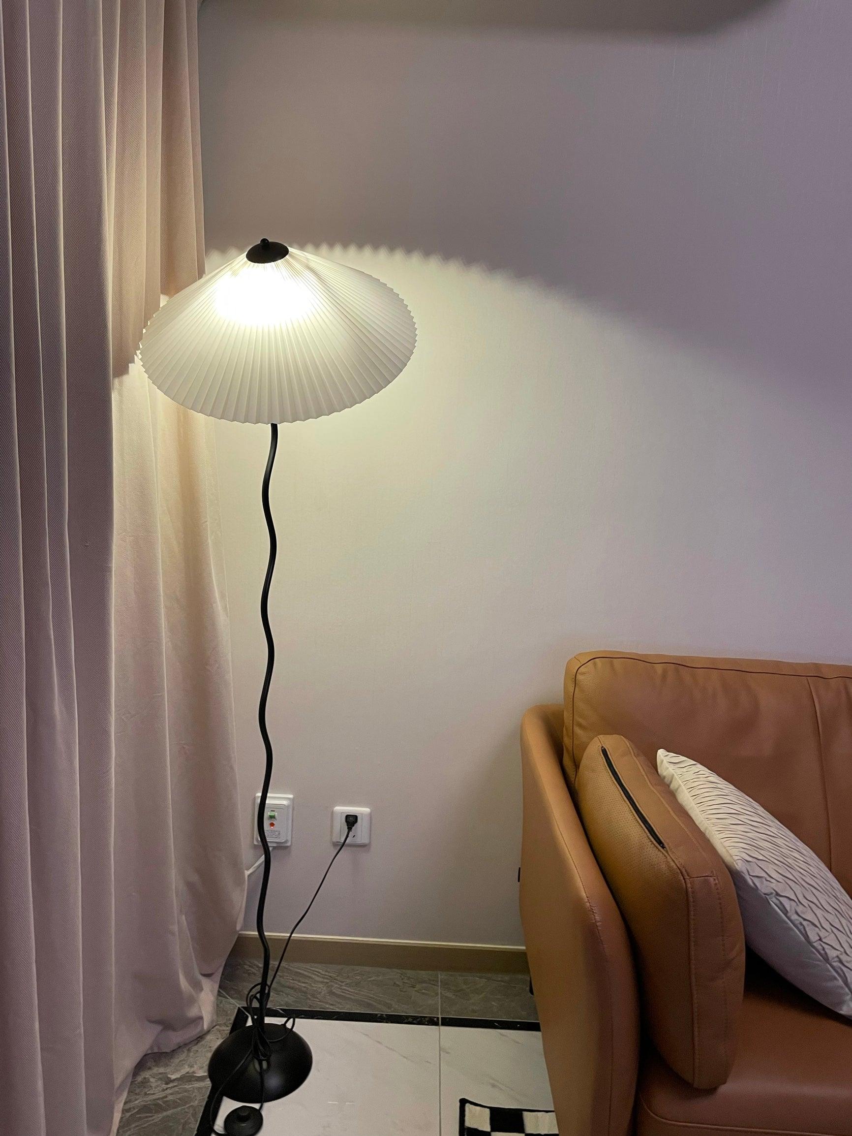 Doveorio Wavy Floor Lamp
