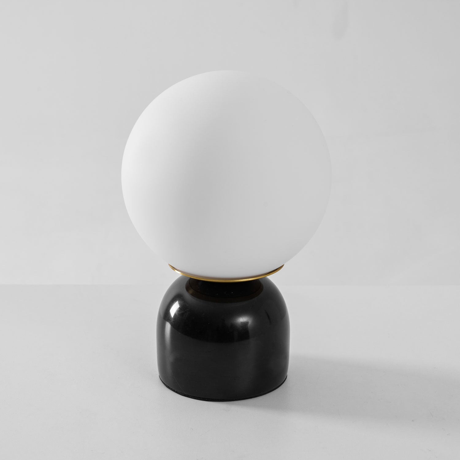 Okavo Globe Table Lamp