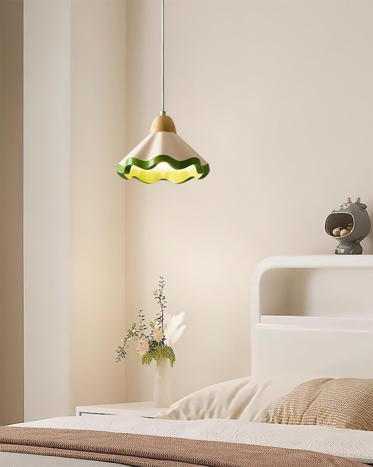Halenoal Scalloped Pendant Light