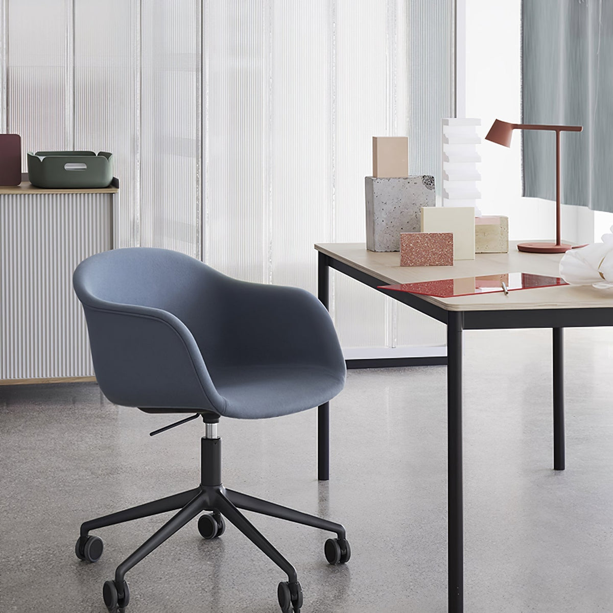 Belvi Minimalist Table Lamp