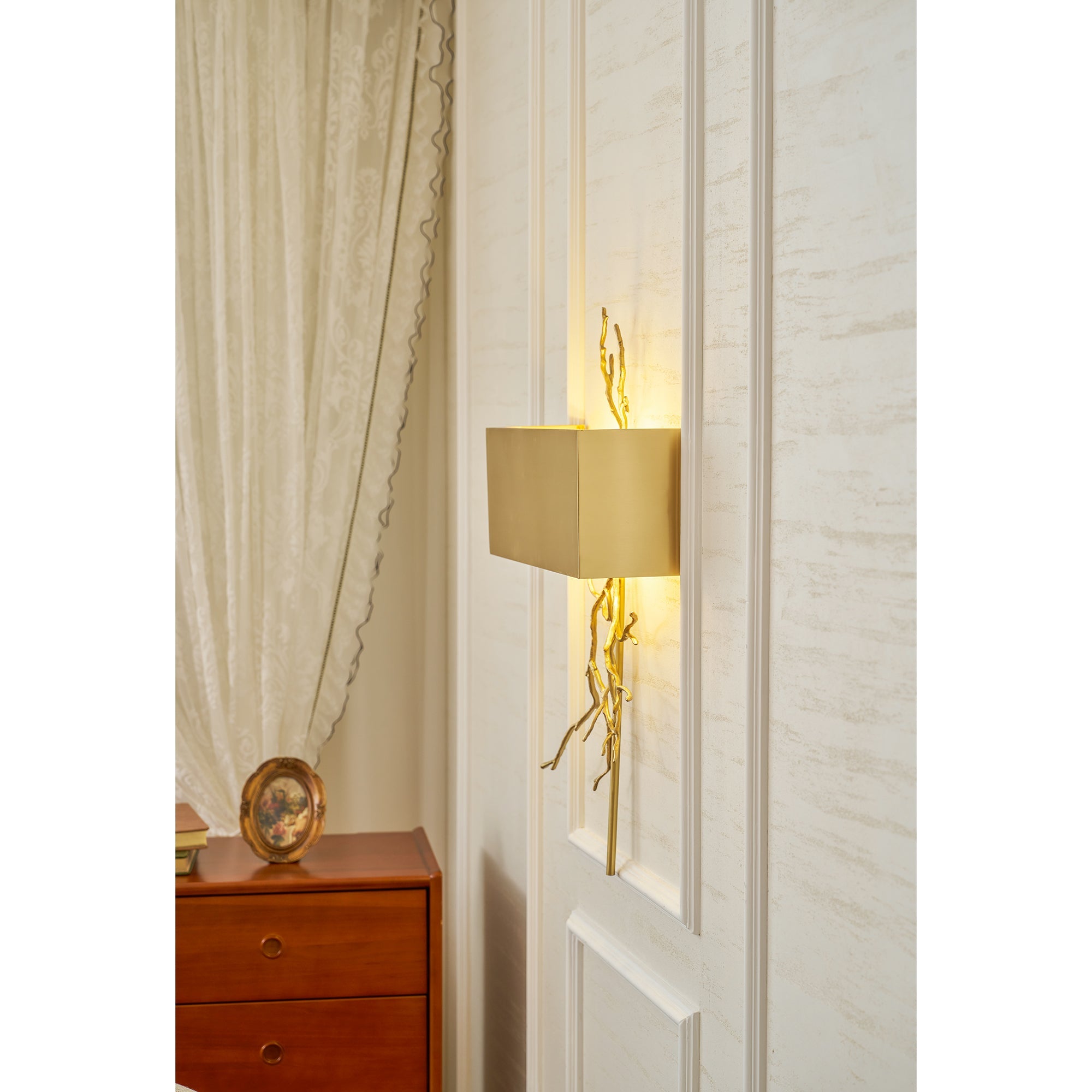 Wilova Branch Wall Light