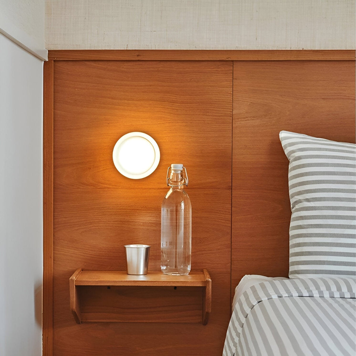 Quinmar Textured Wall Light