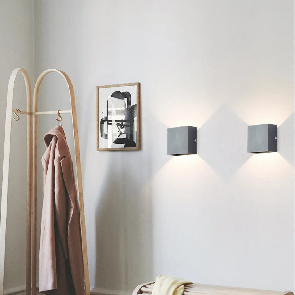 Kirono Outdoor Wall Light
