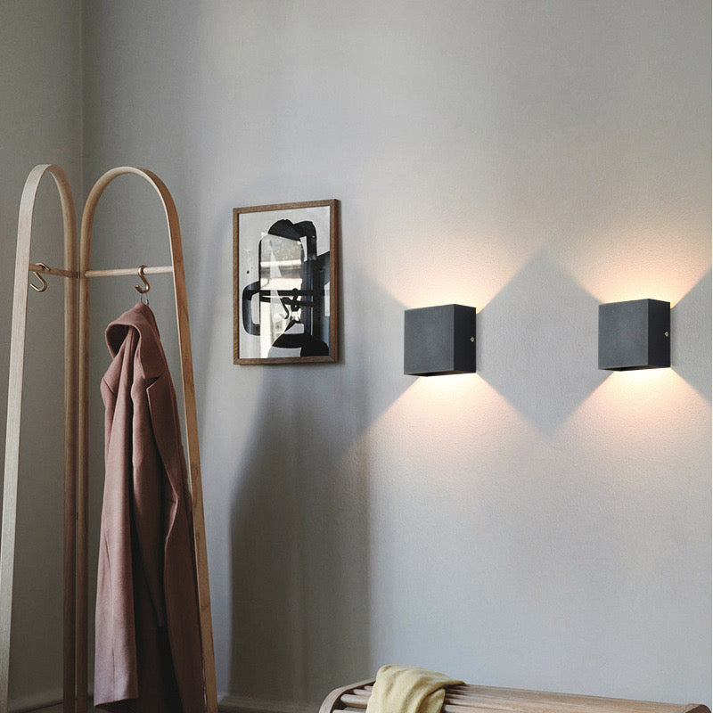 Kirono Outdoor Wall Light