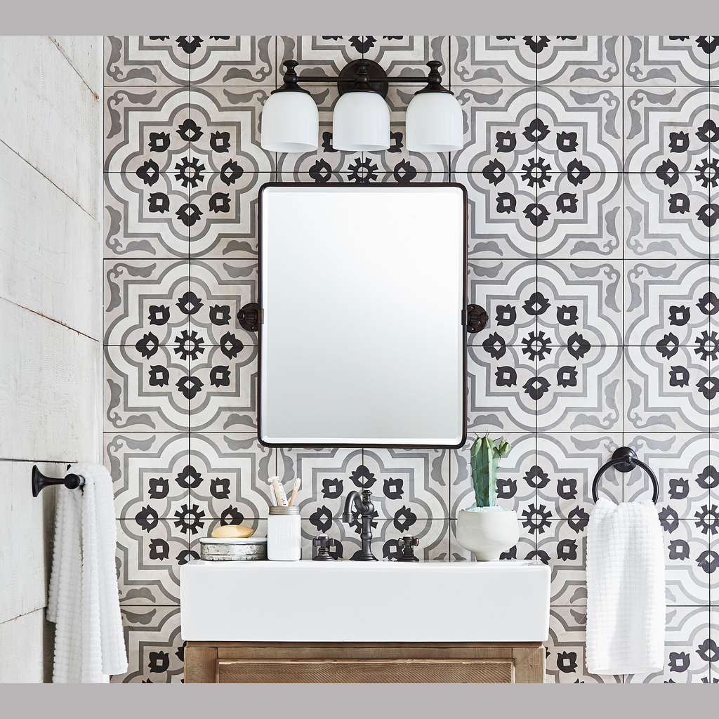 Renwyn Vanity Wall Light